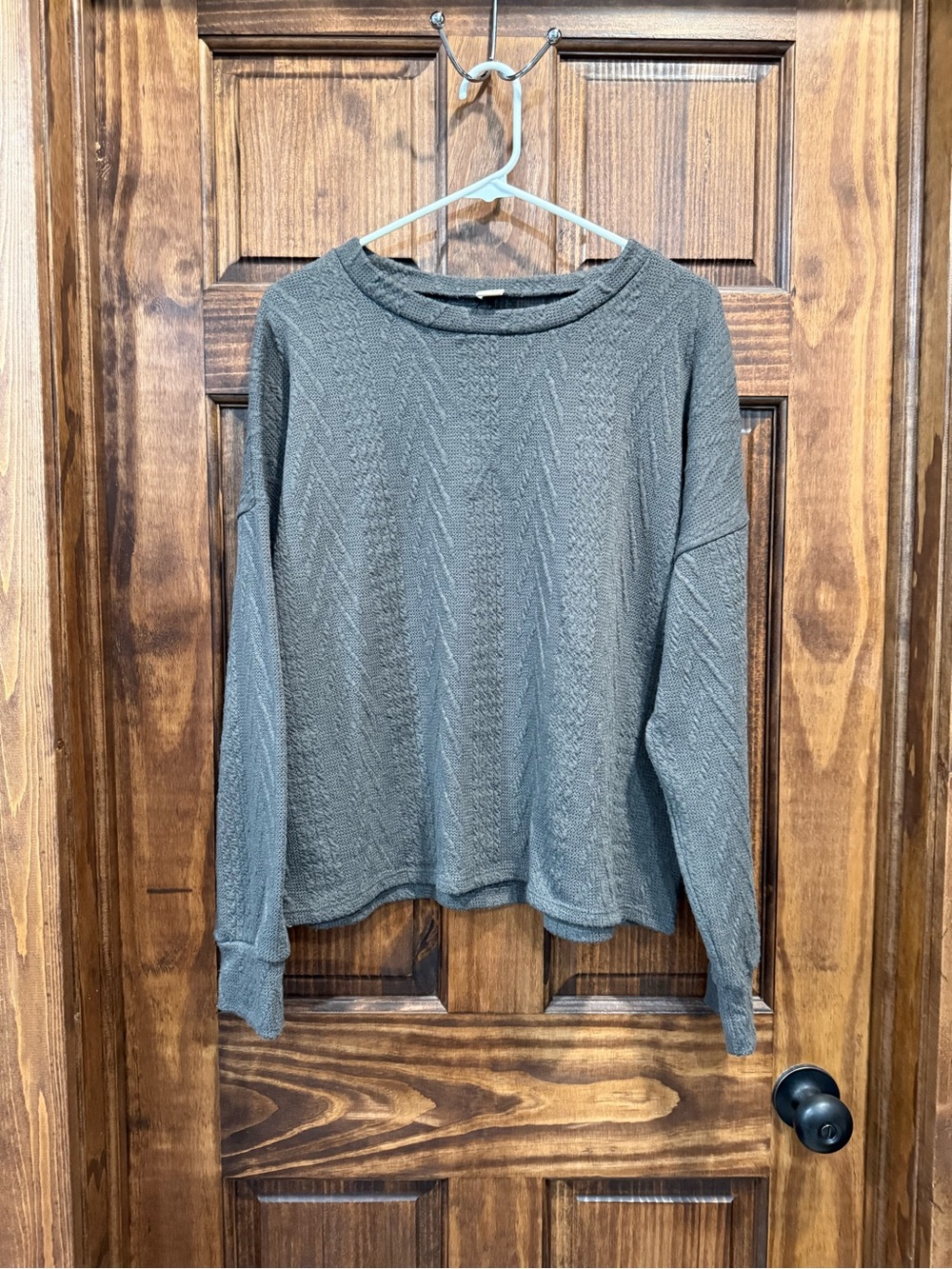 Crewneck Knit Sweater - Gray M